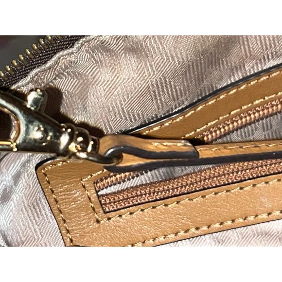 Michael Kors Kirby large satchel in brown monogram printed pebble leather. - Picture 14 of 15